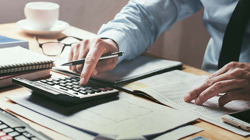 VAT compliance and VAT return calculations at TechAcc